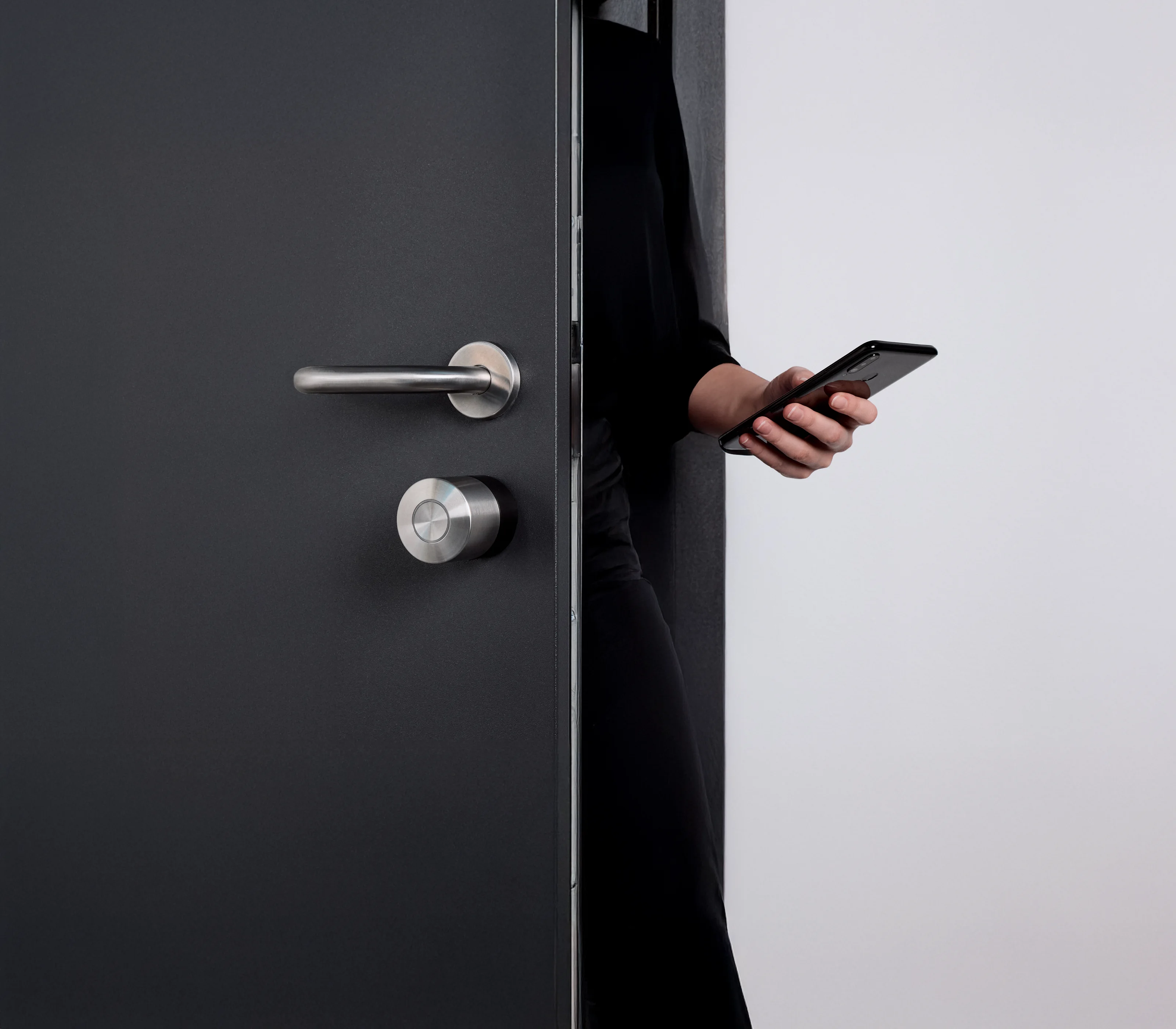 Nuki Smart Lock Pro (4ª Gen) con Matter sobre Thread, WiFi y Power Pack