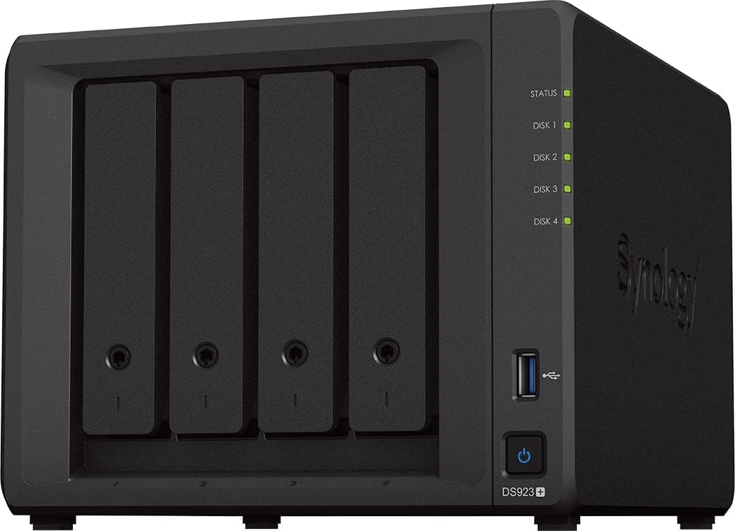 Fotografía técnica oficial de Synology DiskStation DS923+ Servidor NAS 4 Bahías con AMD Ryzen R1600 y Ranuras M.2 NVMe Duales - Vista frontal con fondo neutro