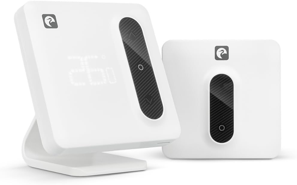 Fotografía técnica oficial de tado° Cabezal Termostático Inteligente Básico para Radiador con Control por Habitación - Vista frontal con fondo neutro